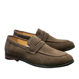 Zomerse suède herenloafers